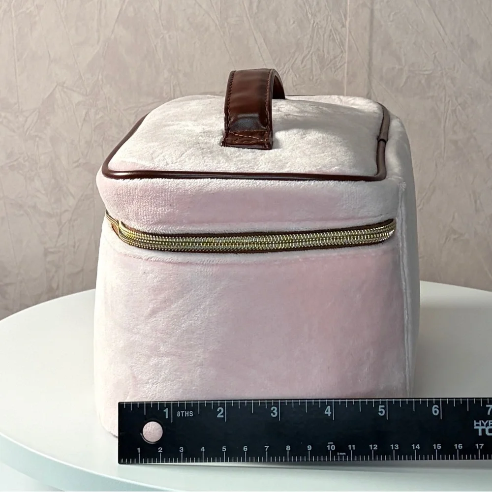 Juicy Couture Pink Cosmetic Bag Travel Case Train Case with Scottie Dogs - Picture 8 of 10